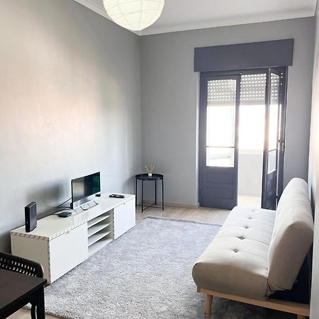 Luna Apartment Corroios Luaran gambar